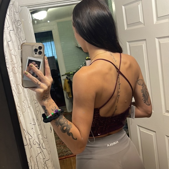 Maroon Open Back Crop - Picture 2 of 2